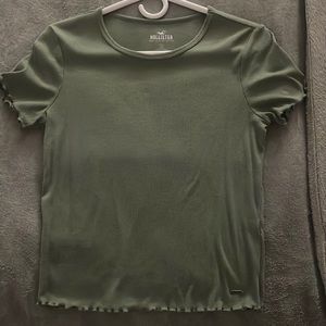Hollister lettuce trim T-shirt (size small)